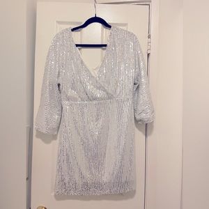 La’ Ros sequin silver sparkly dress size L. New with tags, it’s gorgeous.
